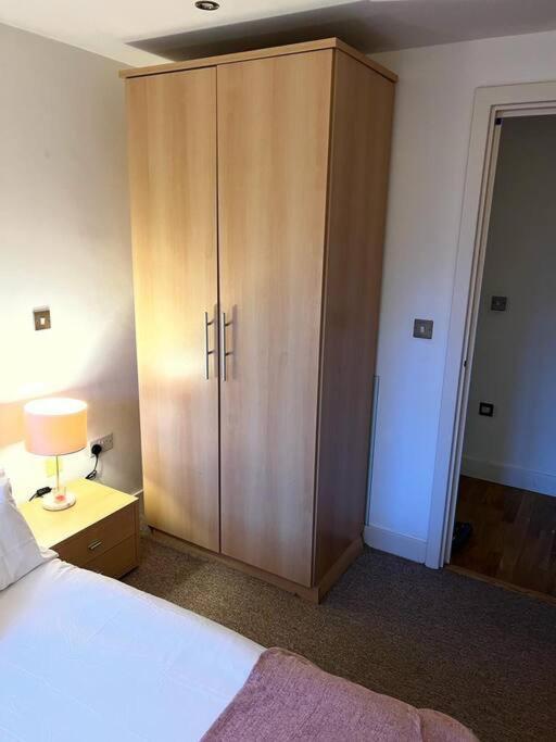 Leeds Clarence Dock 2 Bedroom Apt Exteriör bild