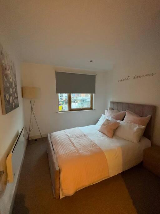 Leeds Clarence Dock 2 Bedroom Apt Exteriör bild