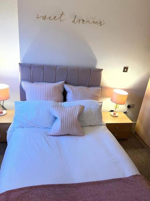 Leeds Clarence Dock 2 Bedroom Apt Exteriör bild