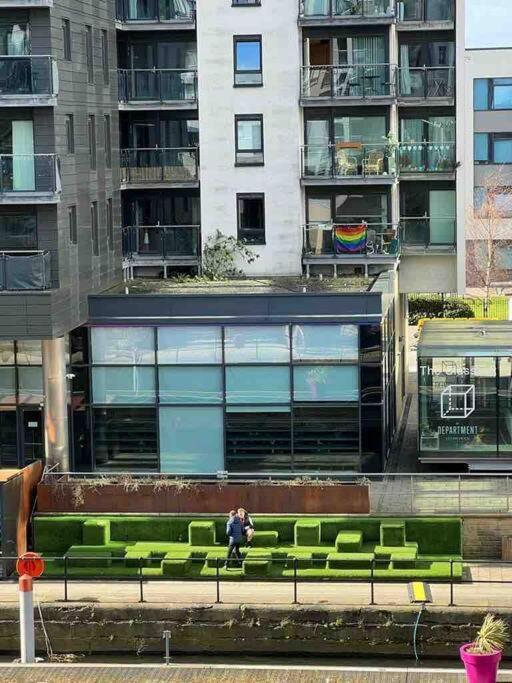Leeds Clarence Dock 2 Bedroom Apt Exteriör bild