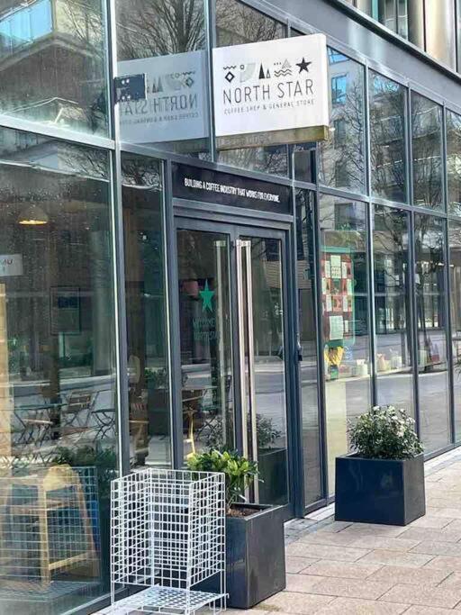Leeds Clarence Dock 2 Bedroom Apt Exteriör bild