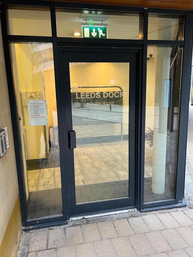 Leeds Clarence Dock 2 Bedroom Apt Exteriör bild